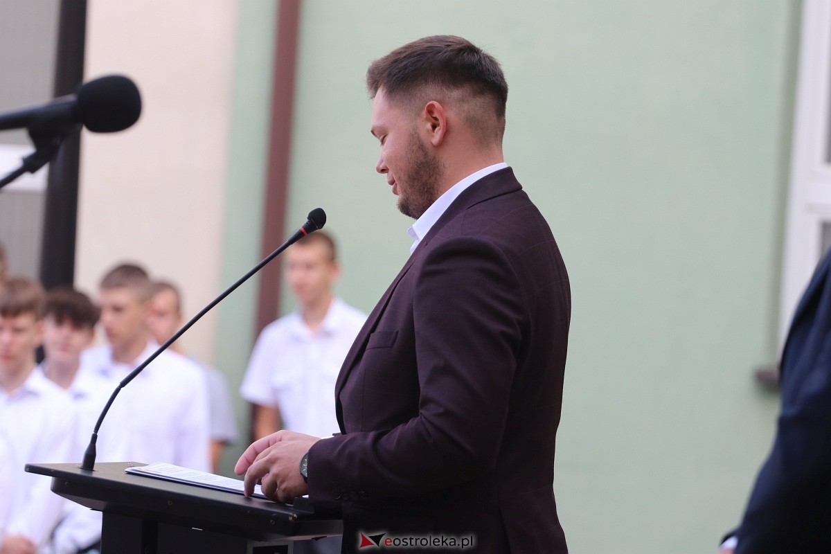 Rozpoczęcie roku szkolnego w ZSZ 1 w Ostrołęce [02.09.2024] - zdjęcie #19 - eOstroleka.pl