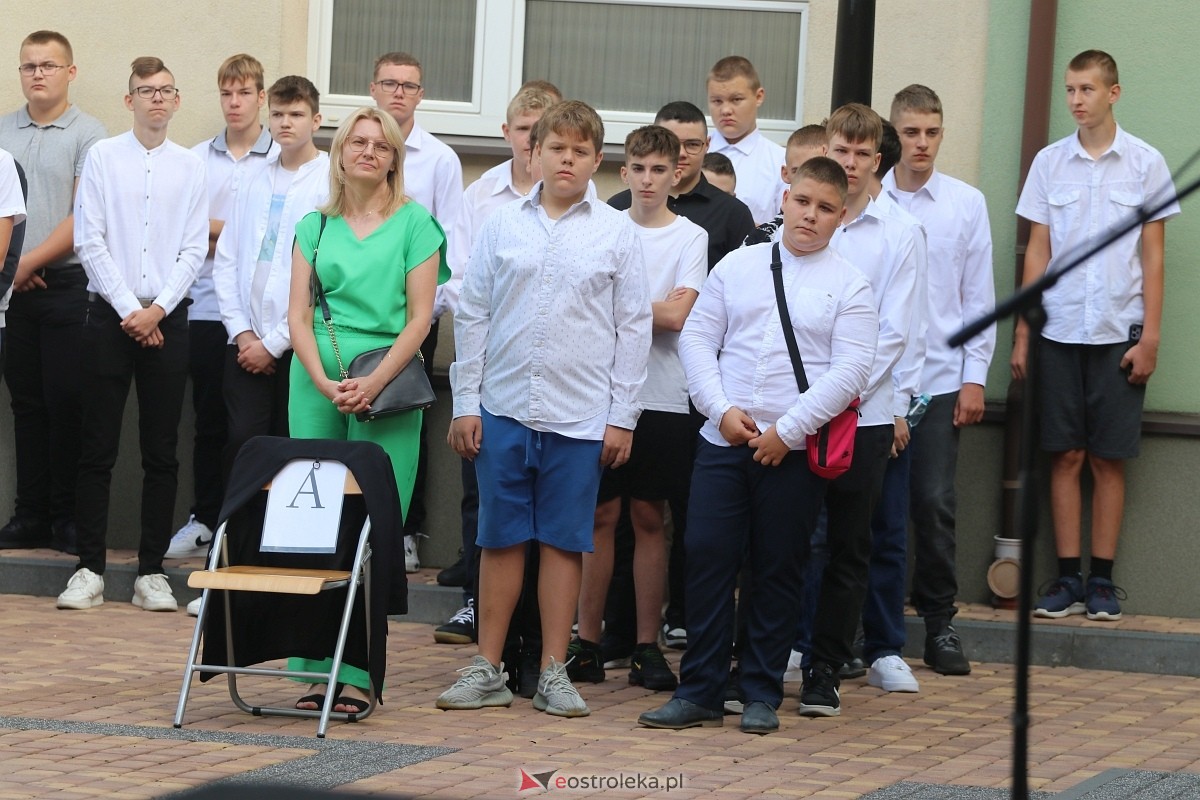 Rozpoczęcie roku szkolnego w ZSZ 1 w Ostrołęce [02.09.2024] - zdjęcie #17 - eOstroleka.pl