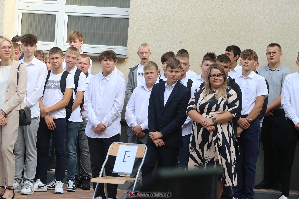 Rozpoczęcie roku szkolnego w ZSZ 1 w Ostrołęce [02.09.2024] - zdjęcie #16 - eOstroleka.pl