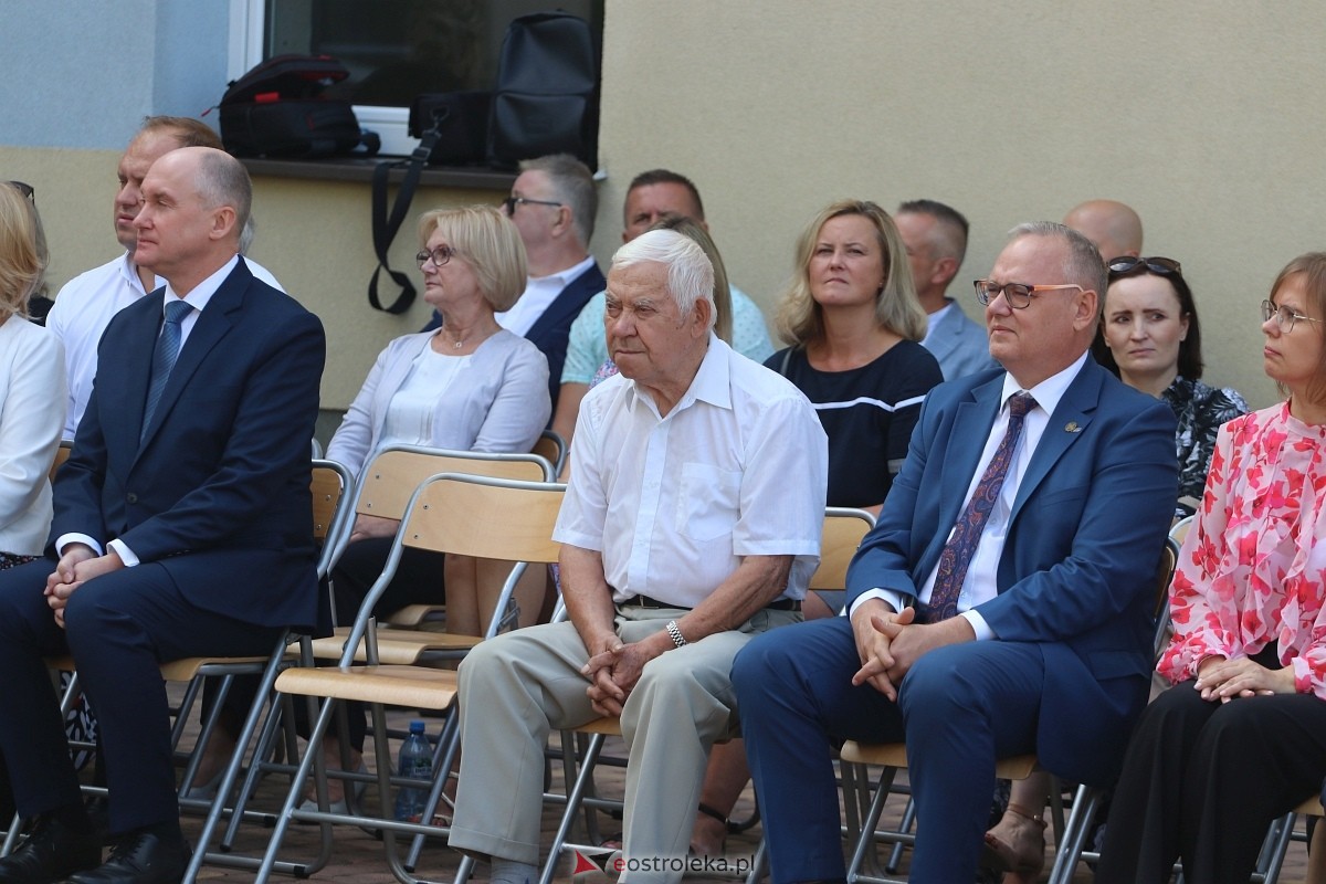 Rozpoczęcie roku szkolnego w ZSZ 1 w Ostrołęce [02.09.2024] - zdjęcie #12 - eOstroleka.pl