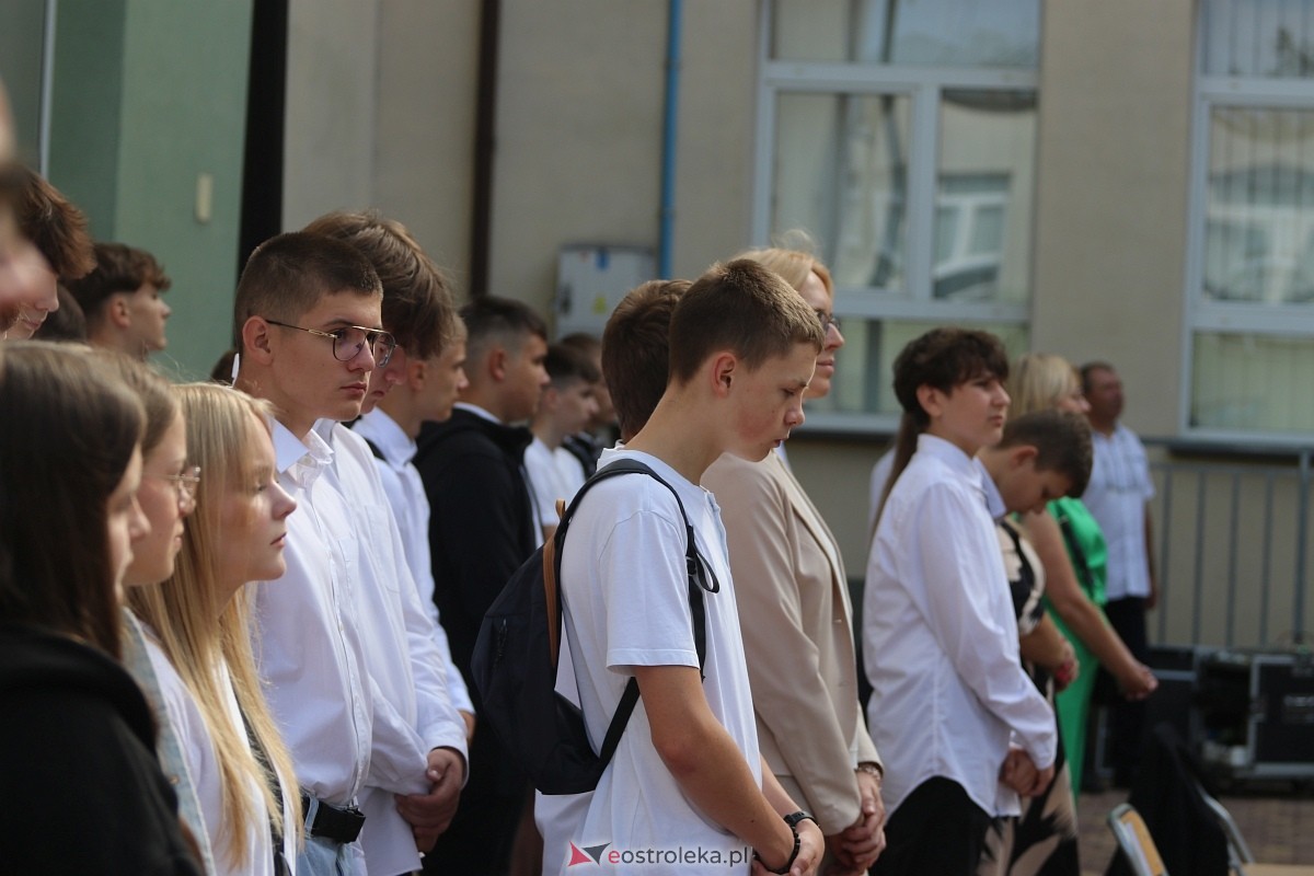 Rozpoczęcie roku szkolnego w ZSZ 1 w Ostrołęce [02.09.2024] - zdjęcie #10 - eOstroleka.pl