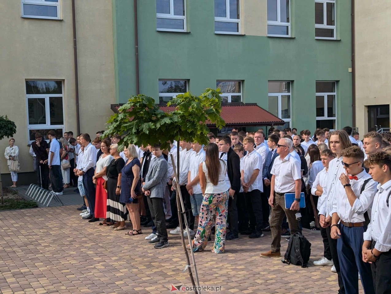 Rozpoczęcie roku szkolnego w ZSZ 1 w Ostrołęce [02.09.2024] - zdjęcie #2 - eOstroleka.pl