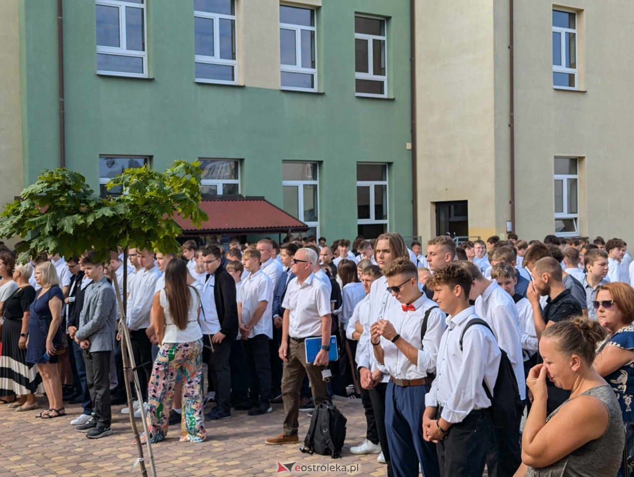 Rozpoczęcie roku szkolnego w ZSZ 1 w Ostrołęce [02.09.2024] - zdjęcie #1 - eOstroleka.pl