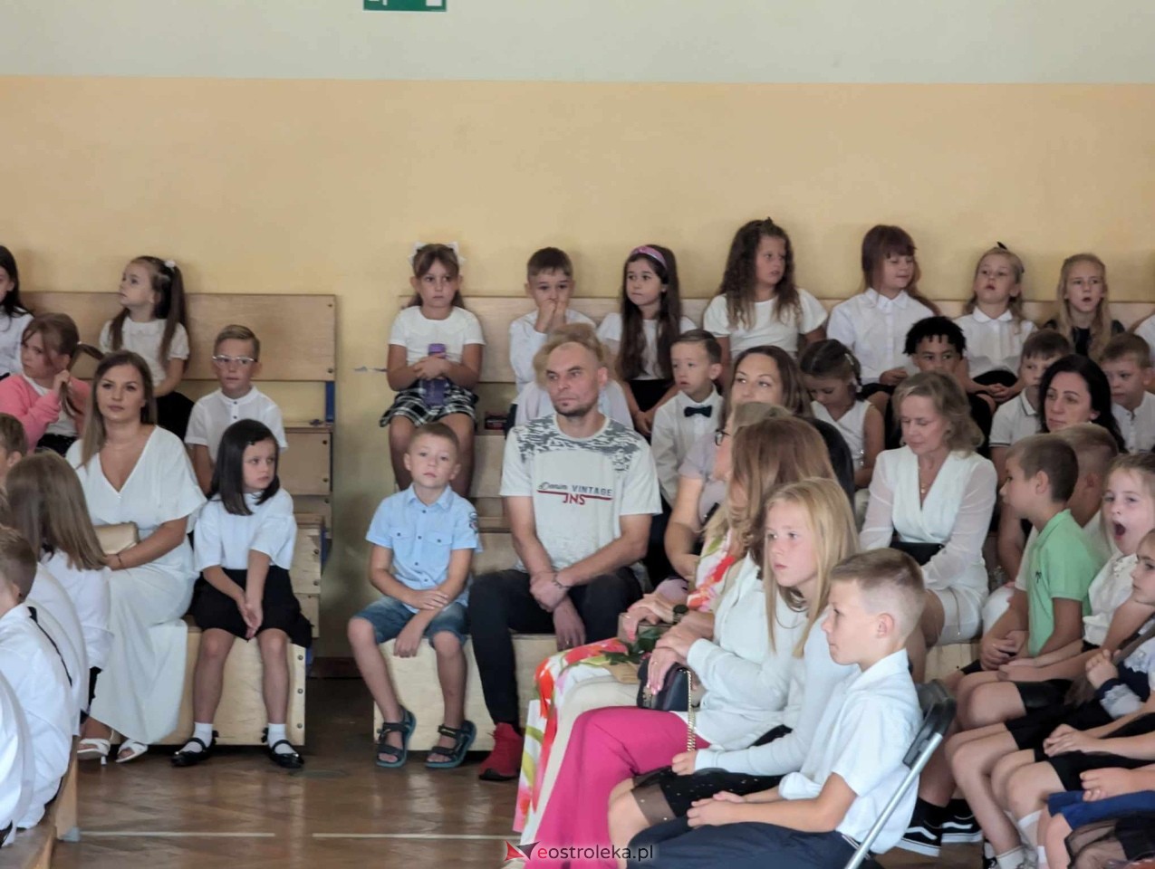 Rozpoczęcie roku szkolnego w SP 6 w Ostrołęce [02.09.2024] - zdjęcie #50 - eOstroleka.pl