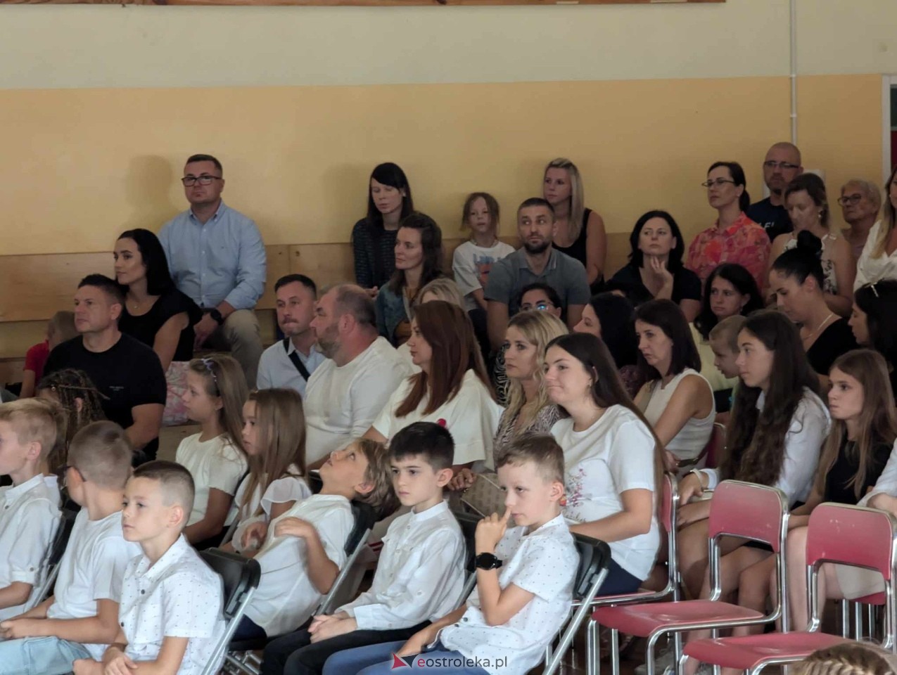 Rozpoczęcie roku szkolnego w SP 6 w Ostrołęce [02.09.2024] - zdjęcie #2 - eOstroleka.pl