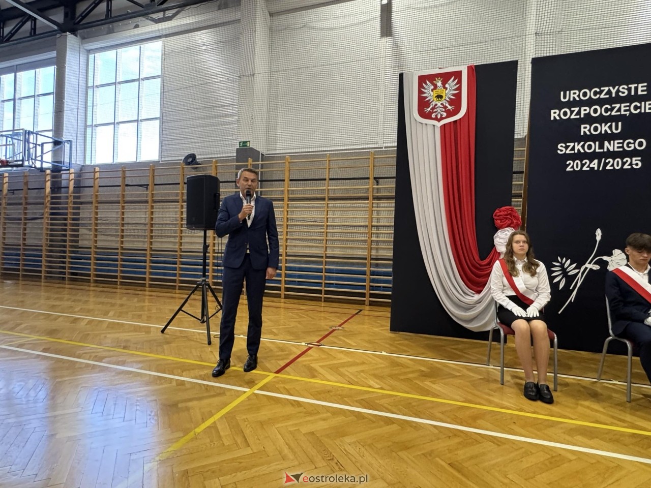 Rozpoczęcie roku szkolnego w SP 10 w Ostrołęce [02.09.2024] - zdjęcie #24 - eOstroleka.pl