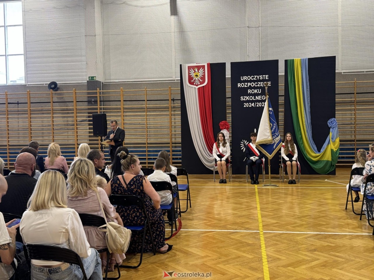 Rozpoczęcie roku szkolnego w SP 10 w Ostrołęce [02.09.2024] - zdjęcie #22 - eOstroleka.pl
