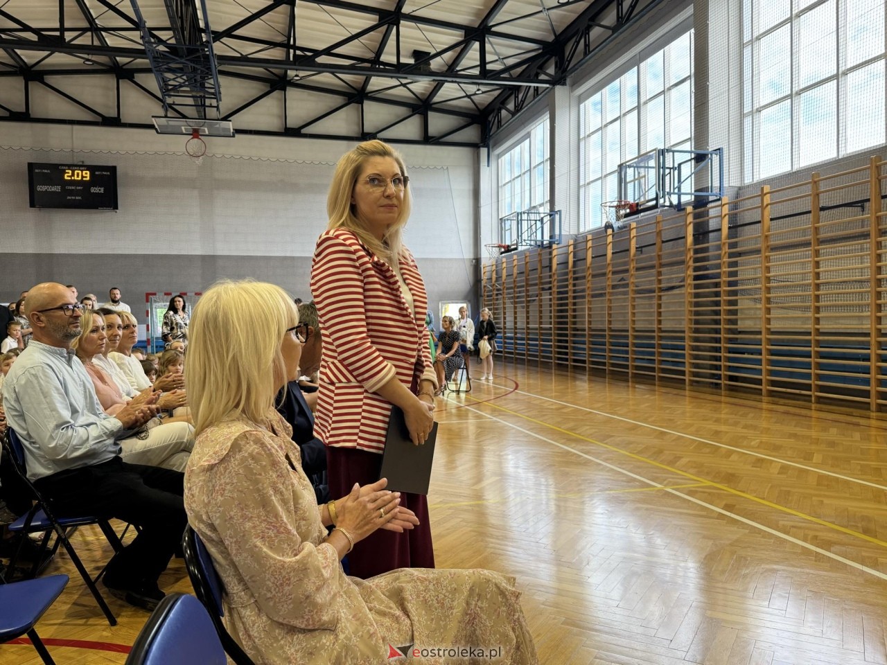 Rozpoczęcie roku szkolnego w SP 10 w Ostrołęce [02.09.2024] - zdjęcie #21 - eOstroleka.pl