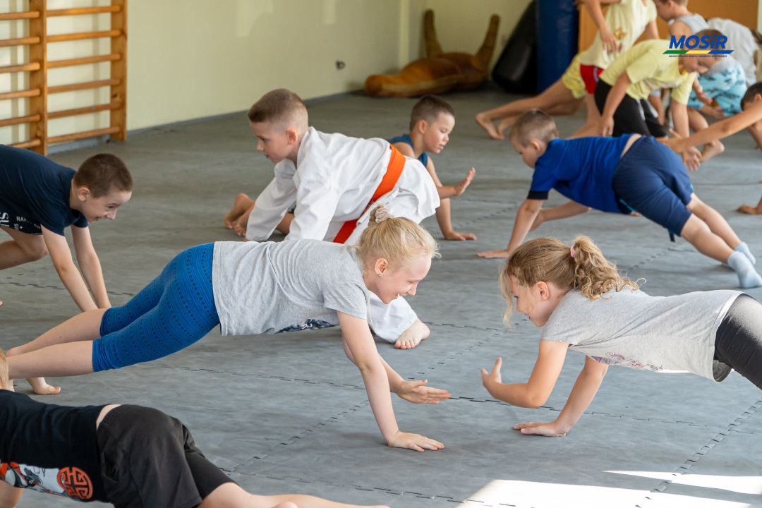 Wakacyjne treningi karate - zdjęcie #18 - eOstroleka.pl