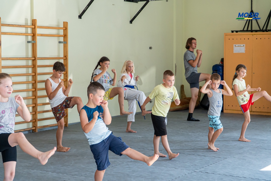 Wakacyjne treningi karate - zdjęcie #9 - eOstroleka.pl