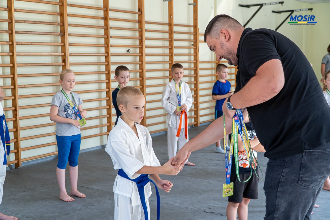 Wakacyjne treningi karate - zdjęcie #6 - eOstroleka.pl