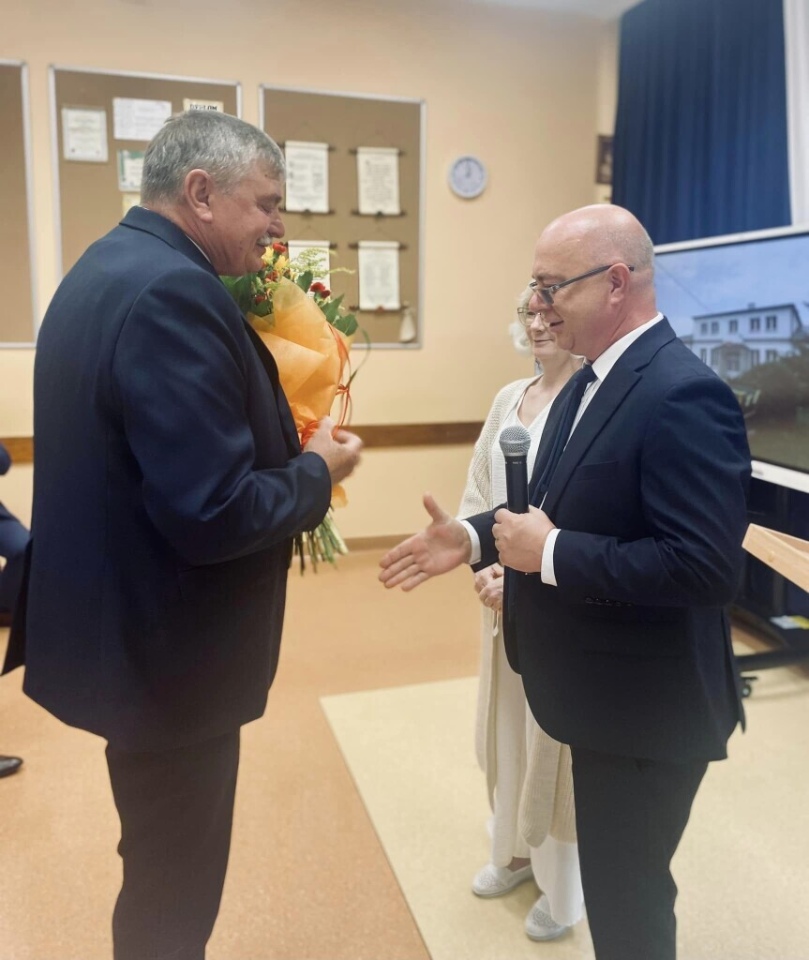 Rozpoczęcie roku szkolnego w ZSP w Goworowie [05.09.2024] - zdjęcie #1 - eOstroleka.pl