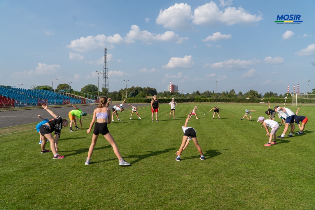 Sportowe wakacje z lekką atletyką UKS Clan - zdjęcie #26 - eOstroleka.pl