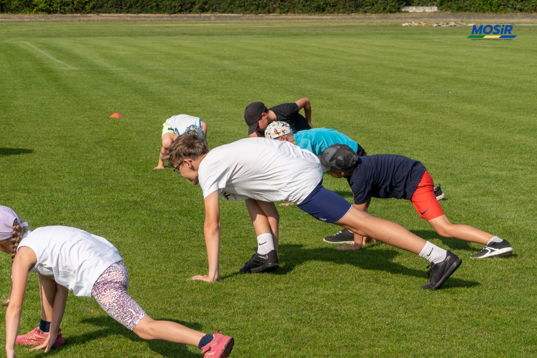 Sportowe wakacje z lekką atletyką UKS Clan - zdjęcie #24 - eOstroleka.pl