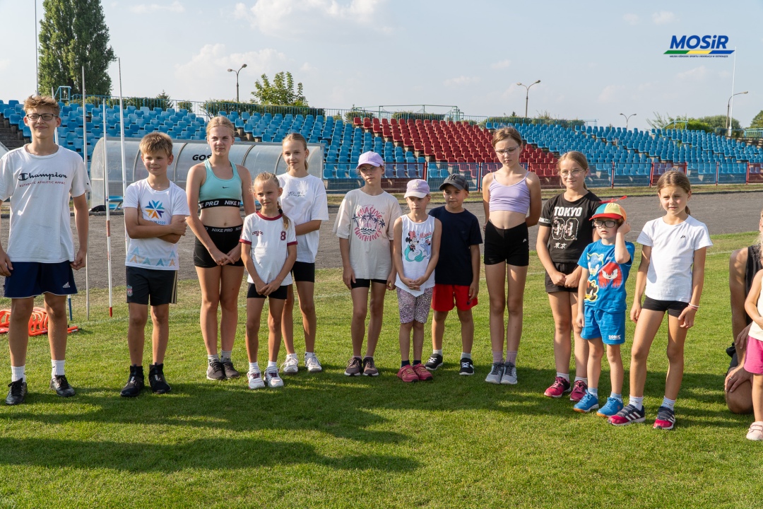Sportowe wakacje z lekką atletyką UKS Clan - zdjęcie #20 - eOstroleka.pl