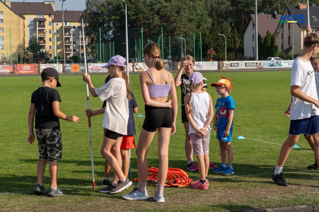 Sportowe wakacje z lekką atletyką UKS Clan - zdjęcie #13 - eOstroleka.pl