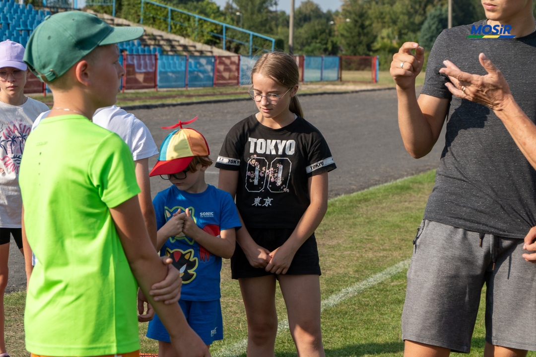 Sportowe wakacje z lekką atletyką UKS Clan - zdjęcie #9 - eOstroleka.pl