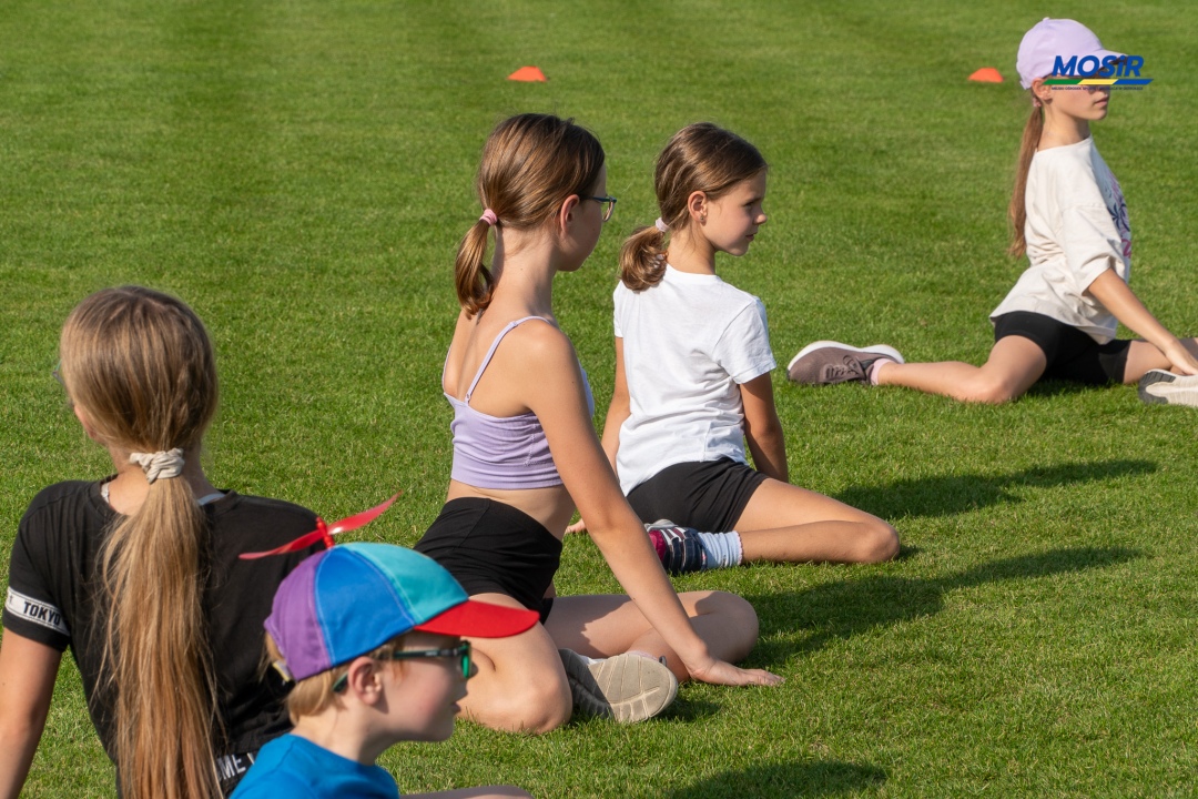 Sportowe wakacje z lekką atletyką UKS Clan - zdjęcie #4 - eOstroleka.pl