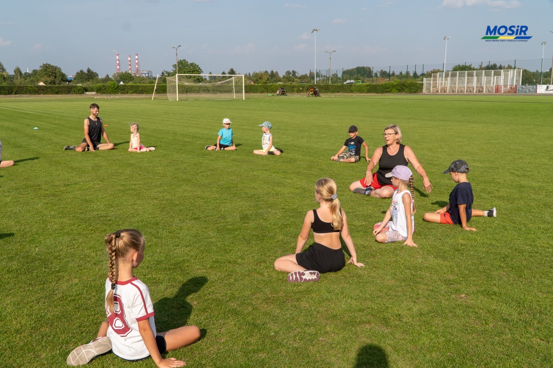 Sportowe wakacje z lekką atletyką UKS Clan - zdjęcie #3 - eOstroleka.pl