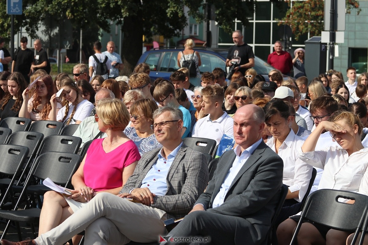 Narodowe Czytanie 2024 w Ostrołęce [06.09.2024] - zdjęcie #11 - eOstroleka.pl