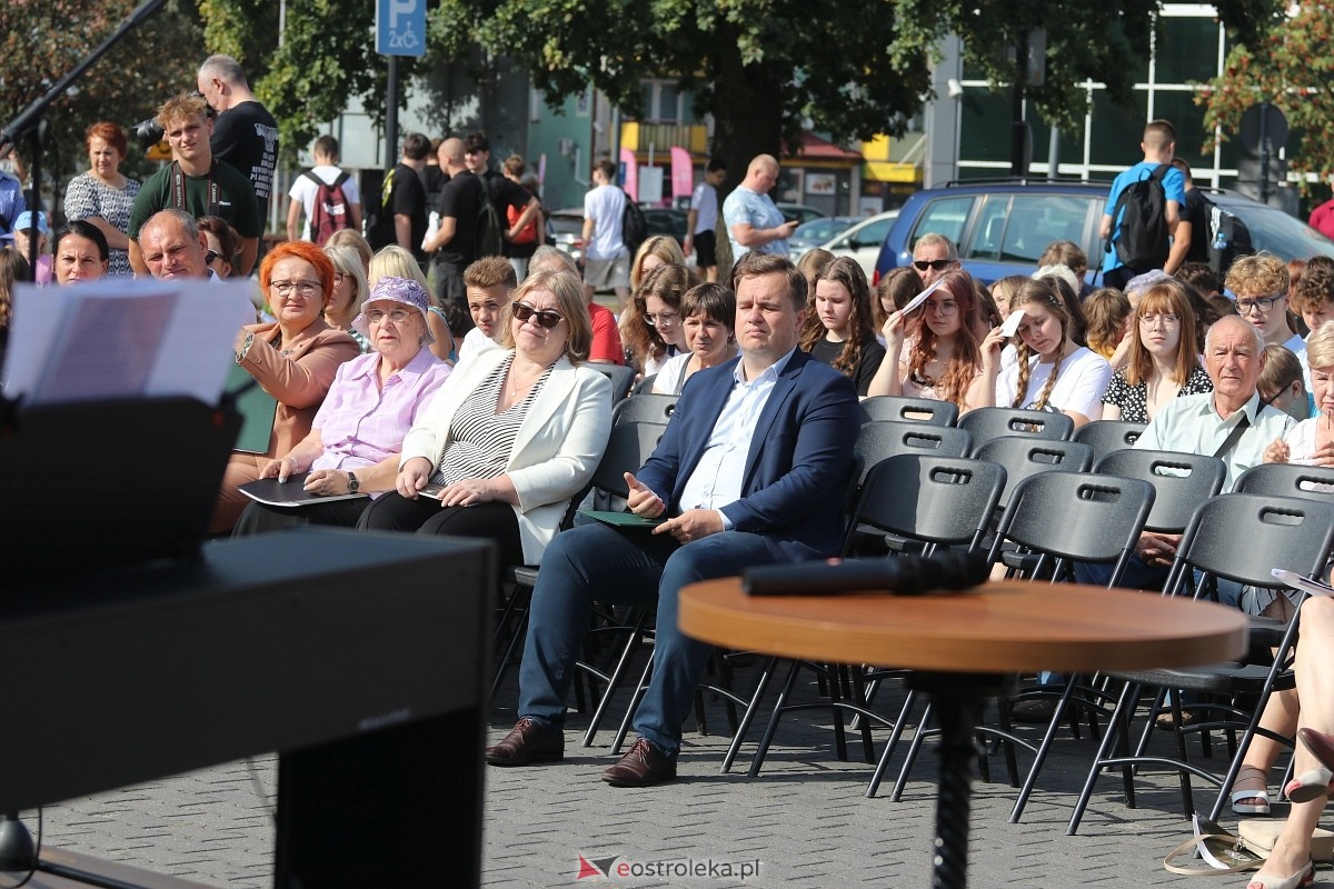 Narodowe Czytanie 2024 w Ostrołęce [06.09.2024] - zdjęcie #8 - eOstroleka.pl