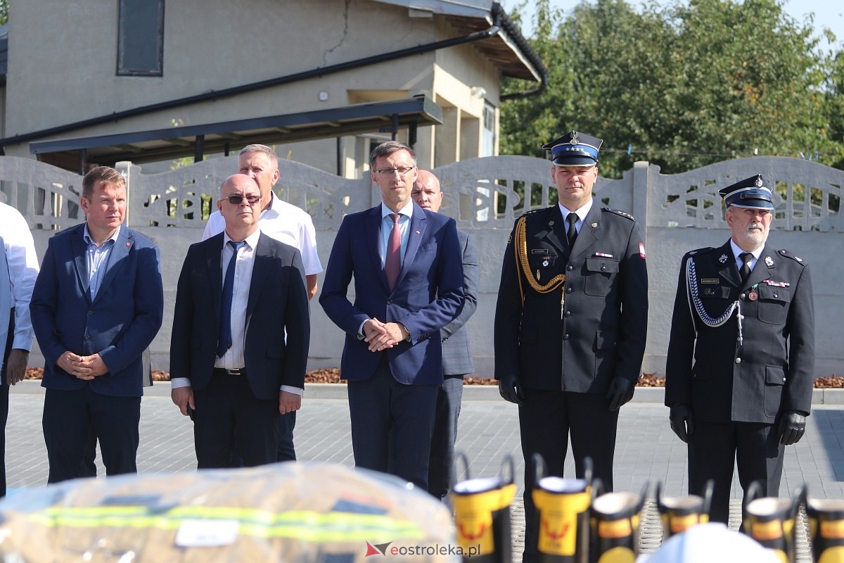 Nowy wóz strażacki dla OSP Rzekuń [07.09.2024] - zdjęcie #43 - eOstroleka.pl