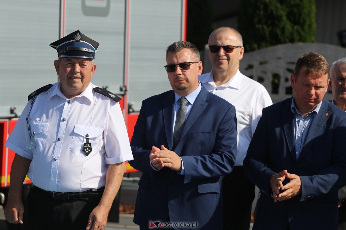 Nowy wóz strażacki dla OSP Rzekuń [07.09.2024] - zdjęcie #39 - eOstroleka.pl