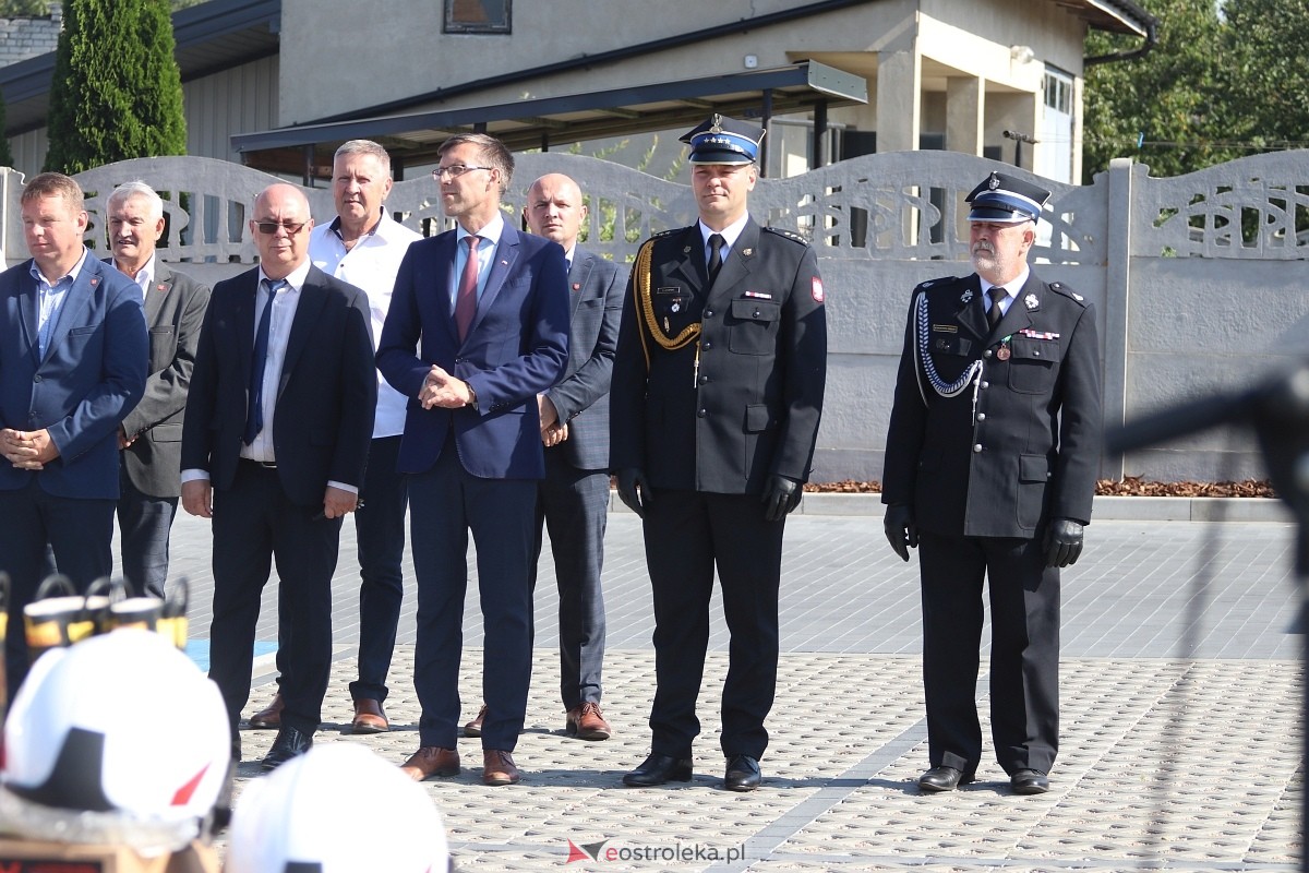 Nowy wóz strażacki dla OSP Rzekuń [07.09.2024] - zdjęcie #36 - eOstroleka.pl