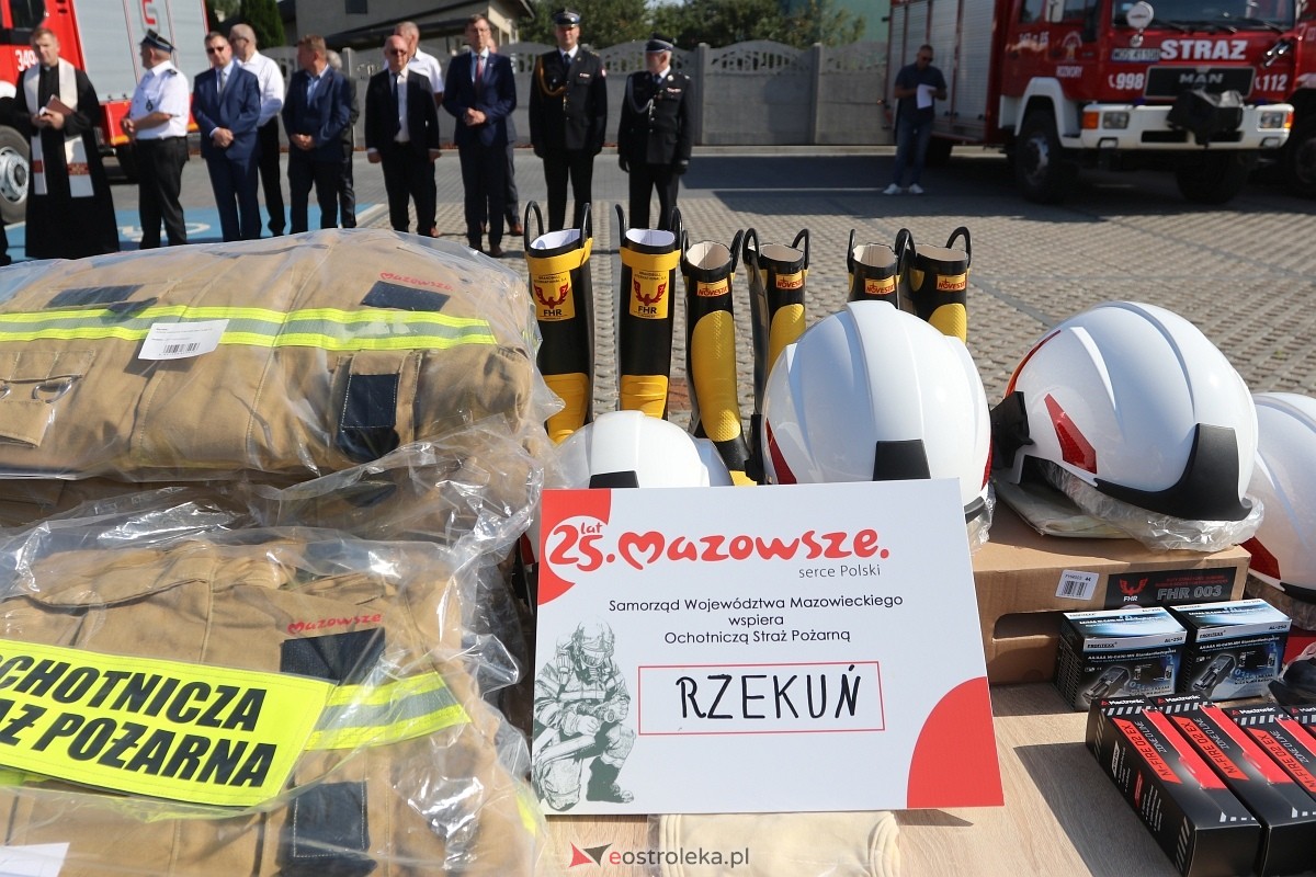 Nowy wóz strażacki dla OSP Rzekuń [07.09.2024] - zdjęcie #28 - eOstroleka.pl