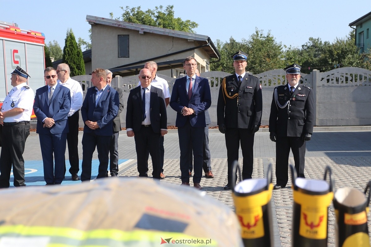 Nowy wóz strażacki dla OSP Rzekuń [07.09.2024] - zdjęcie #27 - eOstroleka.pl