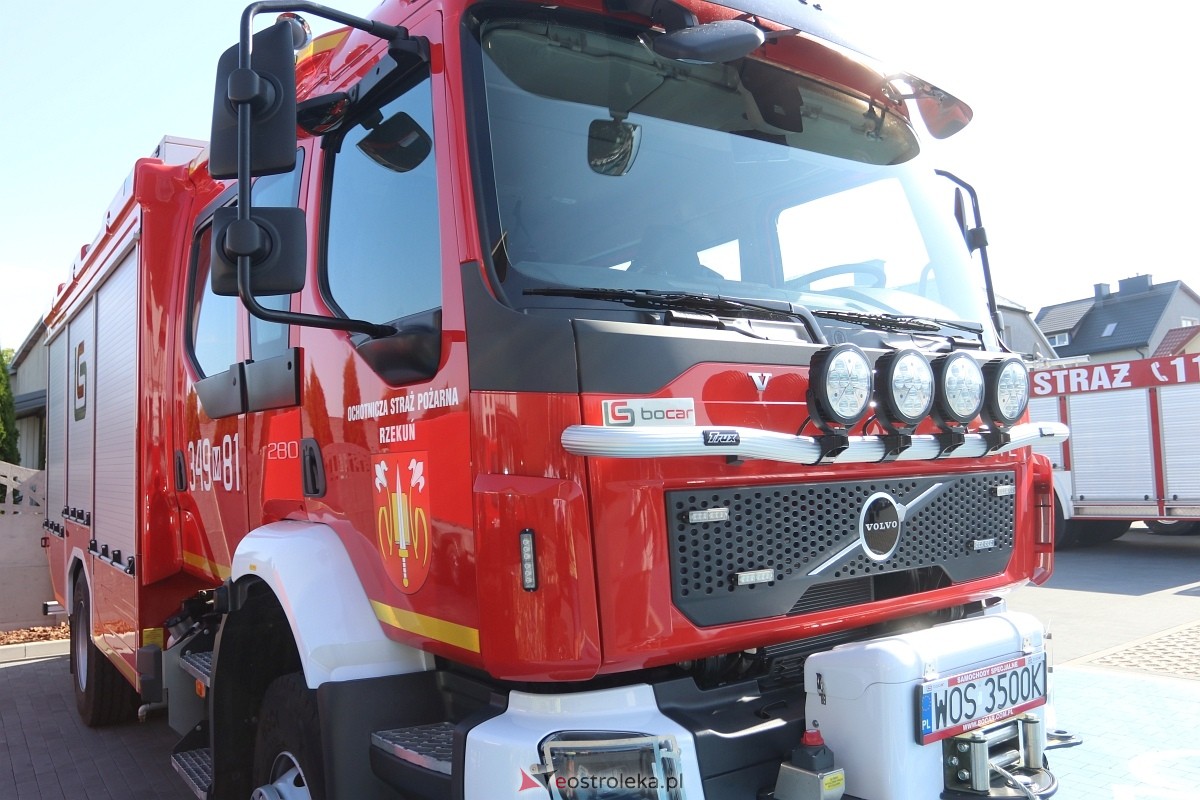 Nowy wóz strażacki dla OSP Rzekuń [07.09.2024] - zdjęcie #21 - eOstroleka.pl