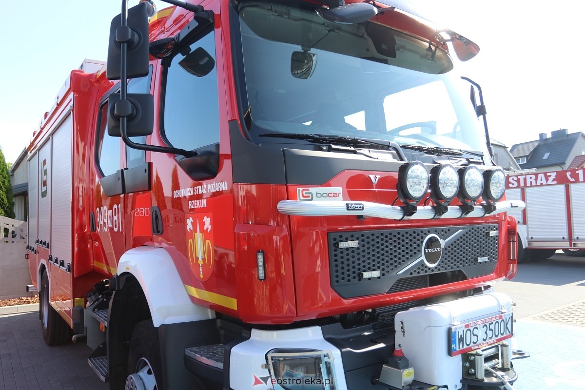 Nowy wóz strażacki dla OSP Rzekuń [07.09.2024] - zdjęcie #20 - eOstroleka.pl