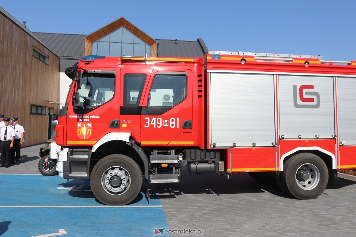 Nowy wóz strażacki dla OSP Rzekuń [07.09.2024] - zdjęcie #19 - eOstroleka.pl