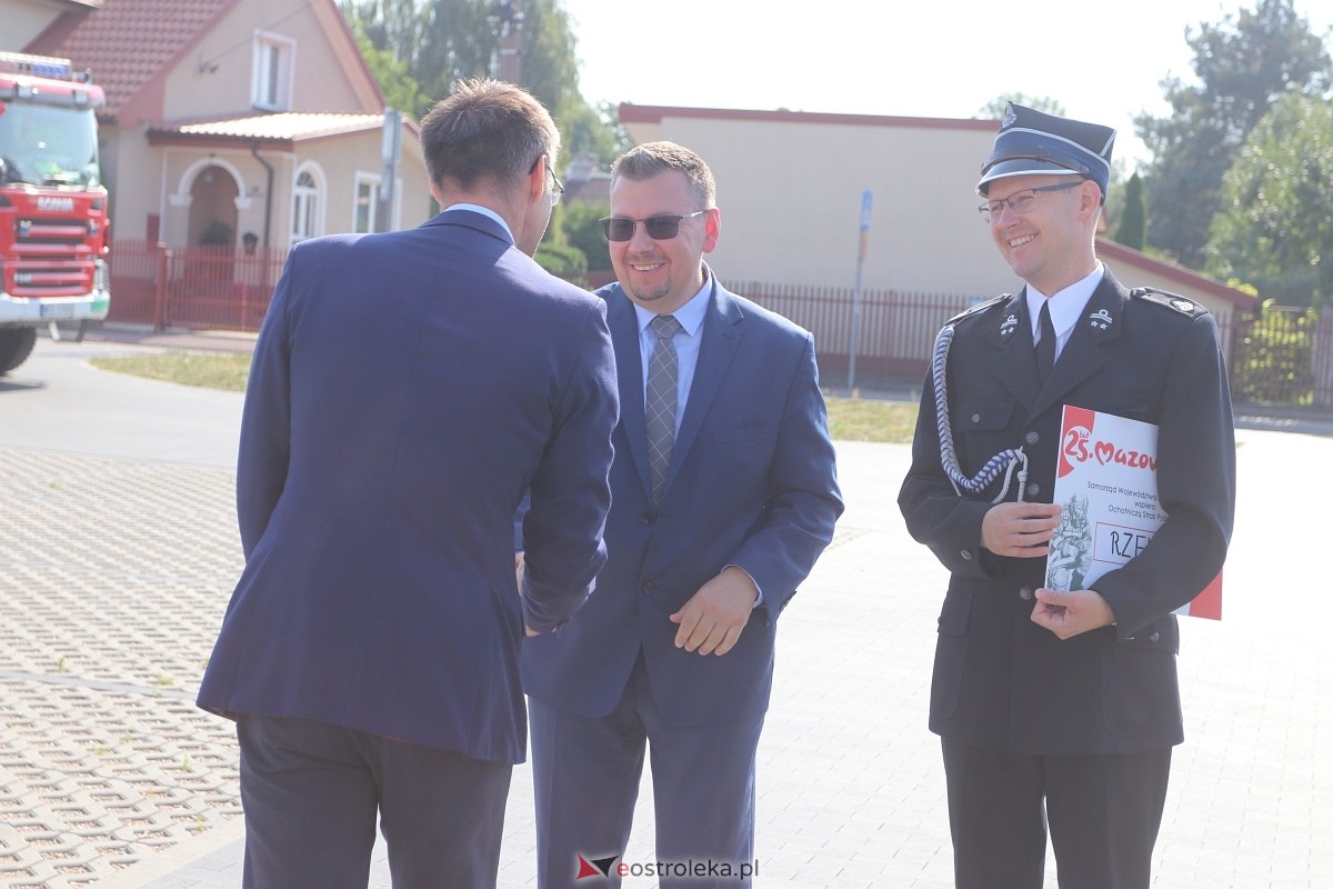 Nowy wóz strażacki dla OSP Rzekuń [07.09.2024] - zdjęcie #16 - eOstroleka.pl