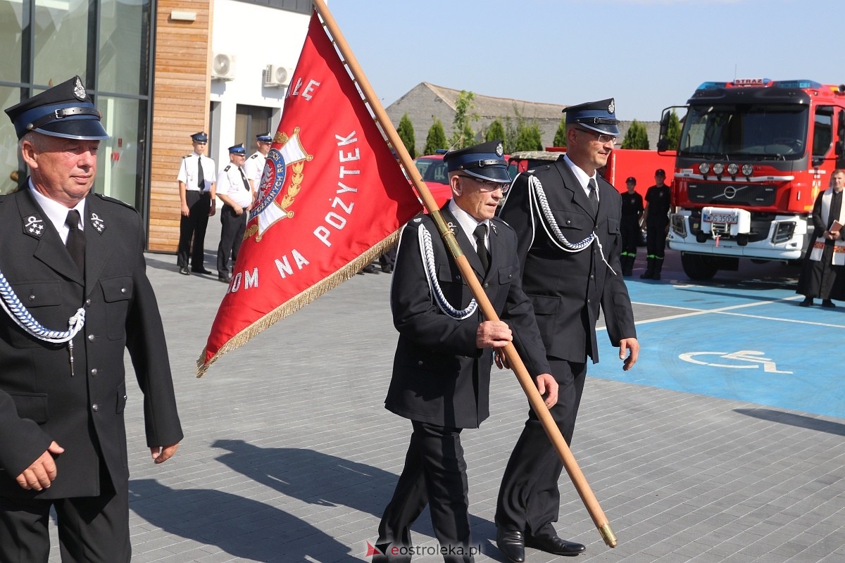 Nowy wóz strażacki dla OSP Rzekuń [07.09.2024] - zdjęcie #1 - eOstroleka.pl