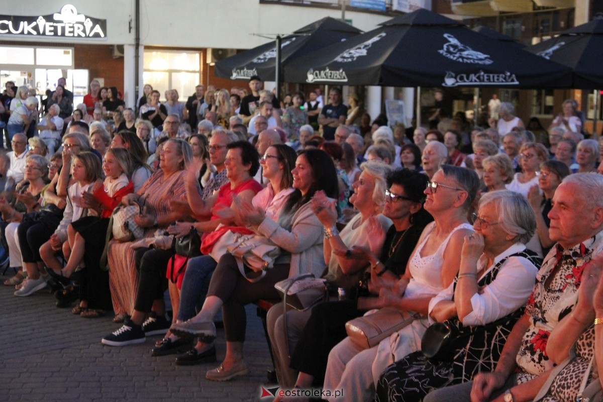 IX Festiwal Muzyczny Ostrołęckie Operalia - koncert na Placu Wolności w Ostrołęce [07.09.2024] - zdjęcie #35 - eOstroleka.pl