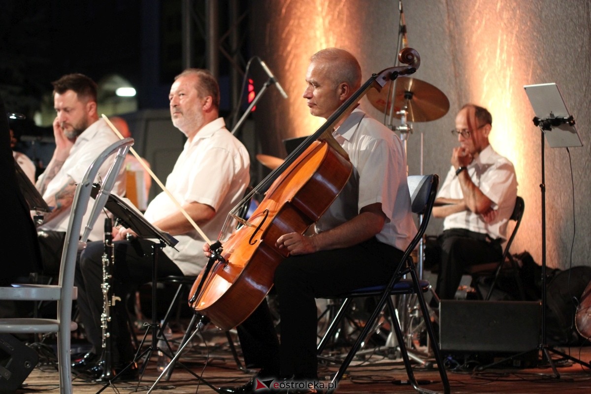 IX Festiwal Muzyczny Ostrołęckie Operalia - koncert na Placu Wolności w Ostrołęce [07.09.2024] - zdjęcie #12 - eOstroleka.pl