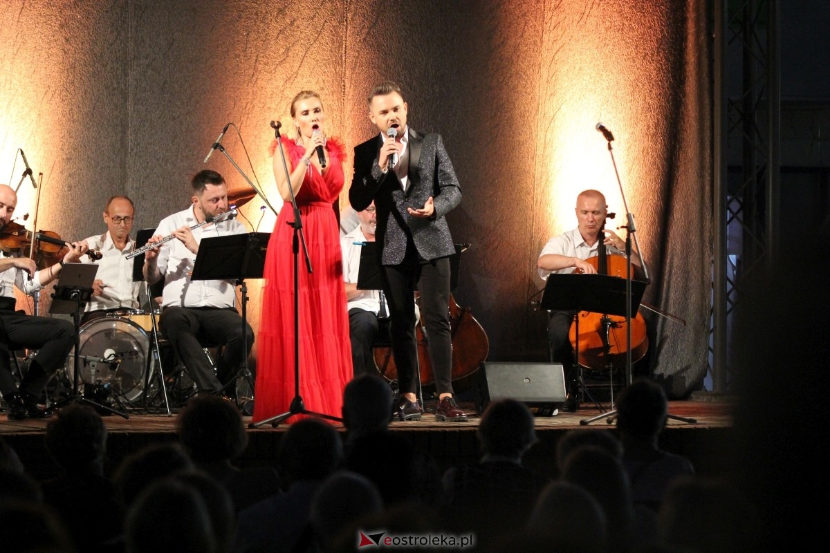IX Festiwal Muzyczny Ostrołęckie Operalia - koncert na Placu Wolności w Ostrołęce [07.09.2024] - zdjęcie #2 - eOstroleka.pl
