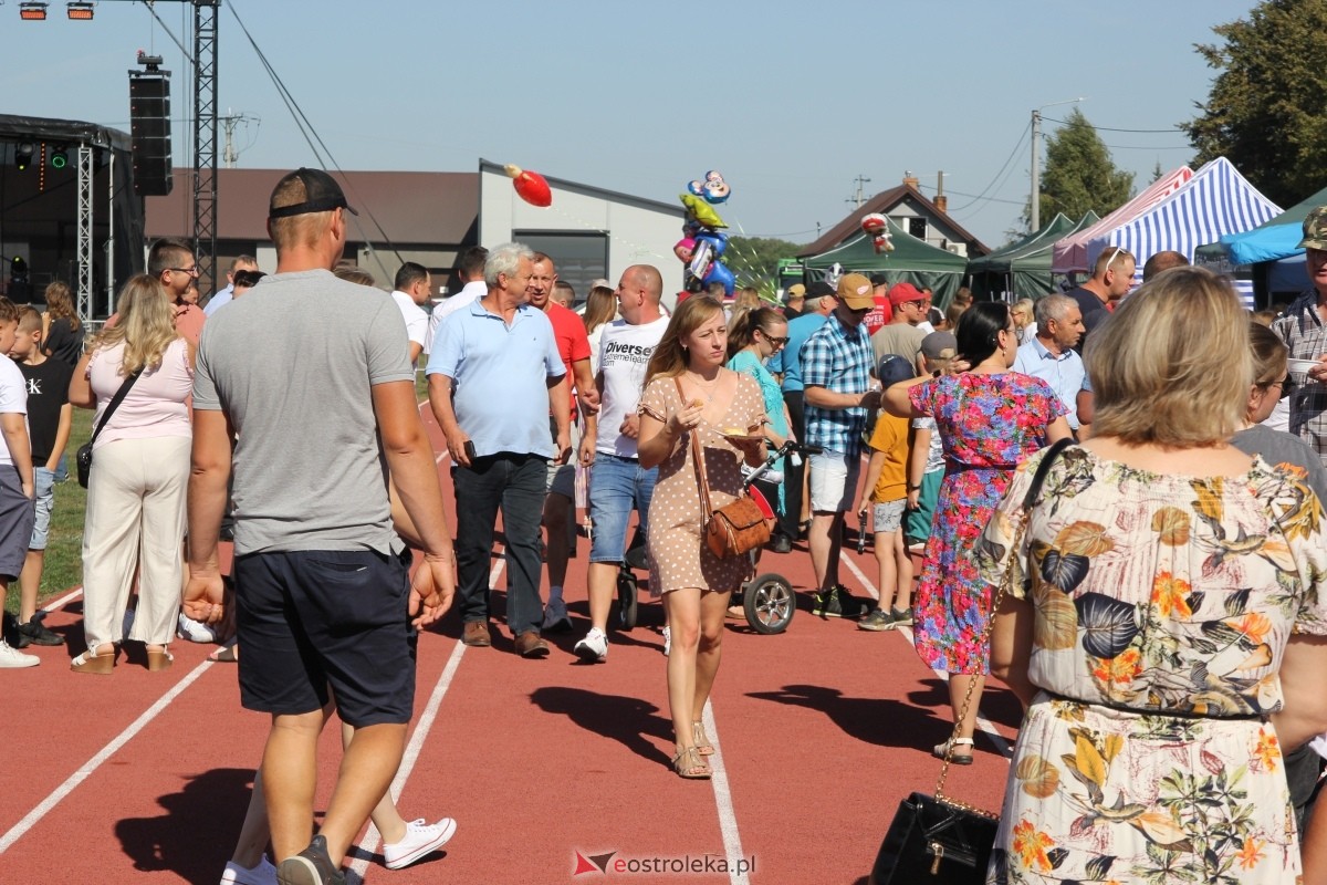 Dożynki parafialne w Piskach - koncert Mig [08.09.2024] - zdjęcie #266 - eOstroleka.pl