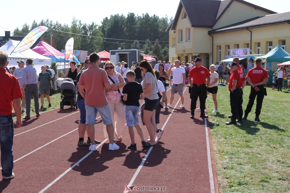 Dożynki parafialne w Piskach - koncert Mig [08.09.2024] - zdjęcie #192 - eOstroleka.pl