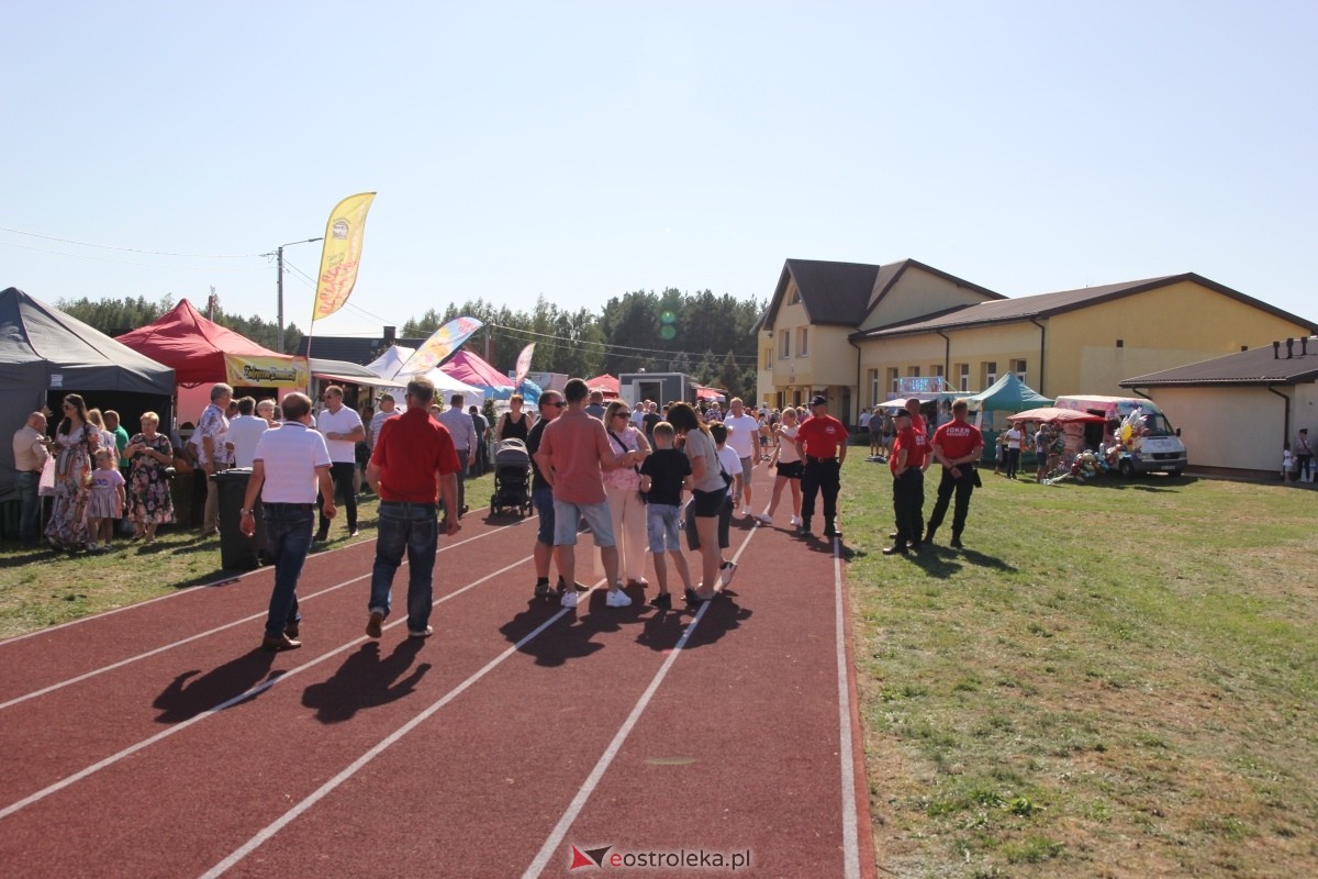 Dożynki parafialne w Piskach - koncert Mig [08.09.2024] - zdjęcie #191 - eOstroleka.pl