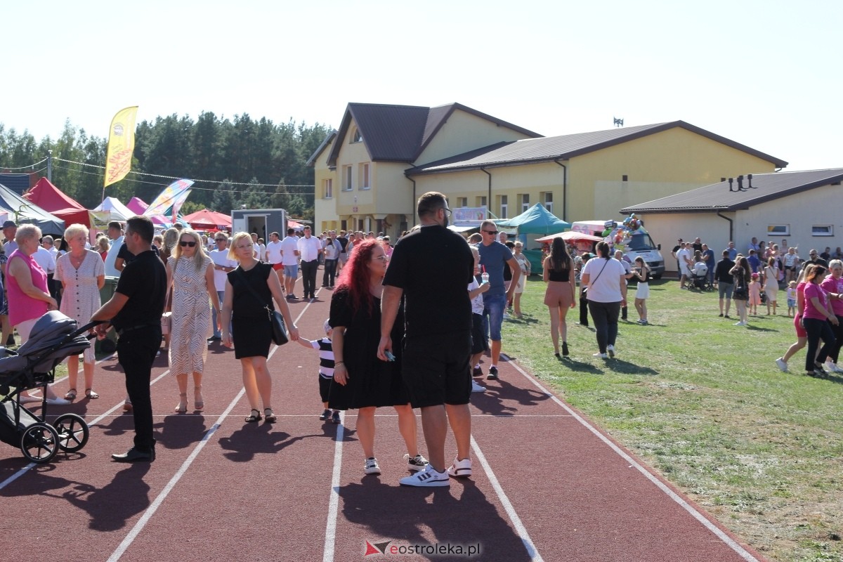 Dożynki parafialne w Piskach - koncert Mig [08.09.2024] - zdjęcie #182 - eOstroleka.pl