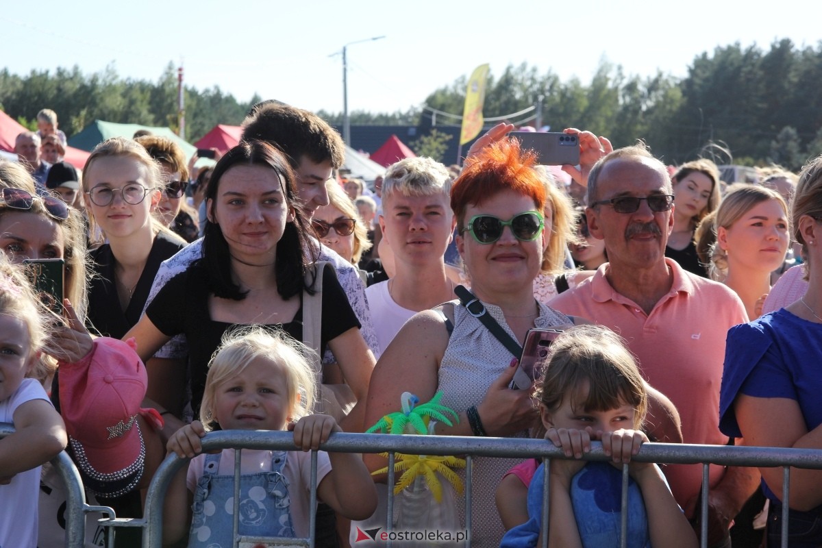 Dożynki parafialne w Piskach - koncert Mig [08.09.2024] - zdjęcie #136 - eOstroleka.pl