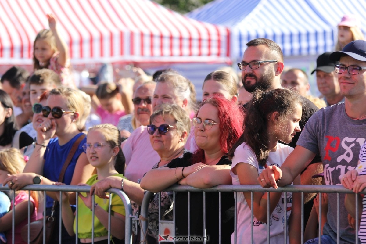 Dożynki parafialne w Piskach - koncert Mig [08.09.2024] - zdjęcie #104 - eOstroleka.pl