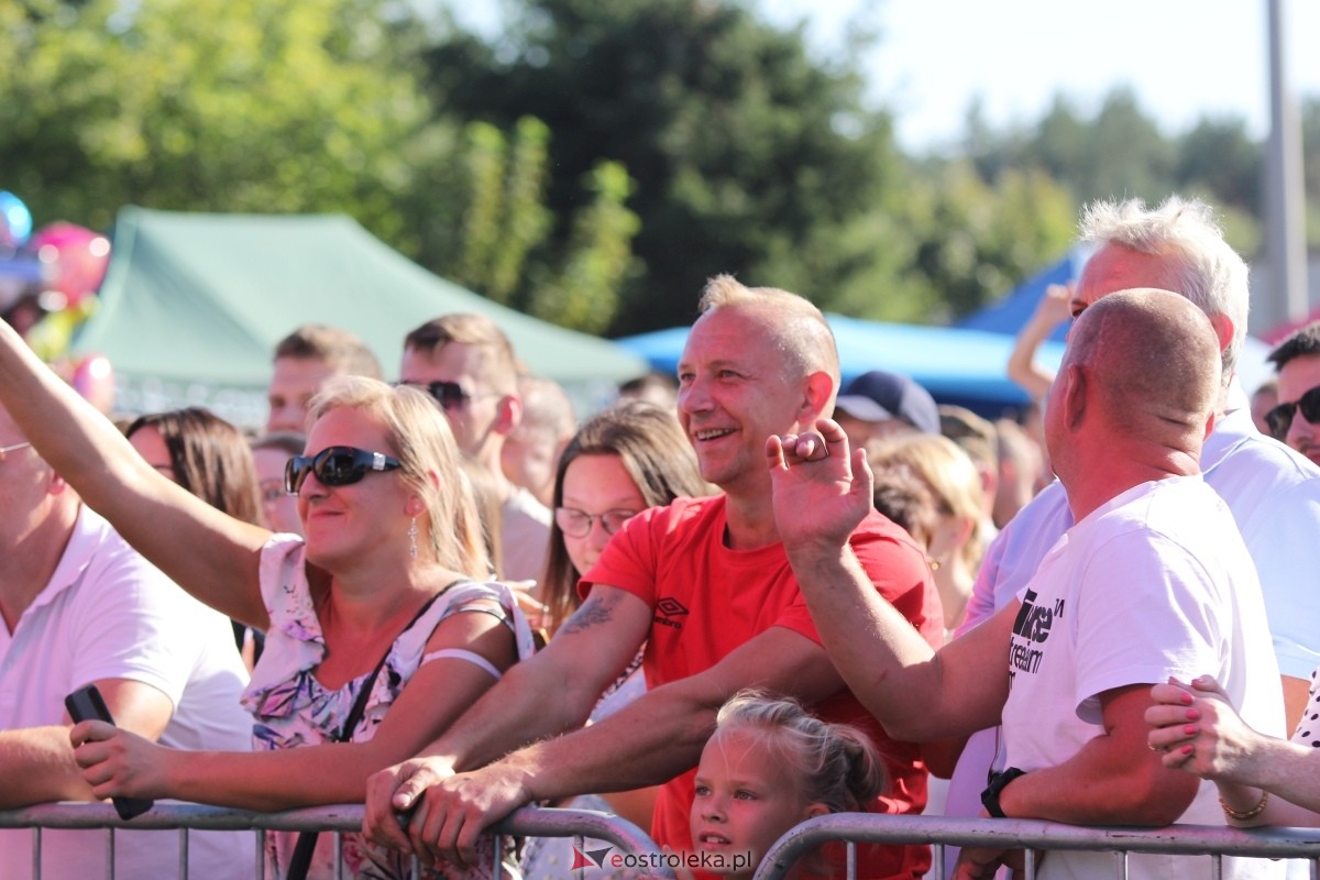 Dożynki parafialne w Piskach - koncert Mig [08.09.2024] - zdjęcie #95 - eOstroleka.pl