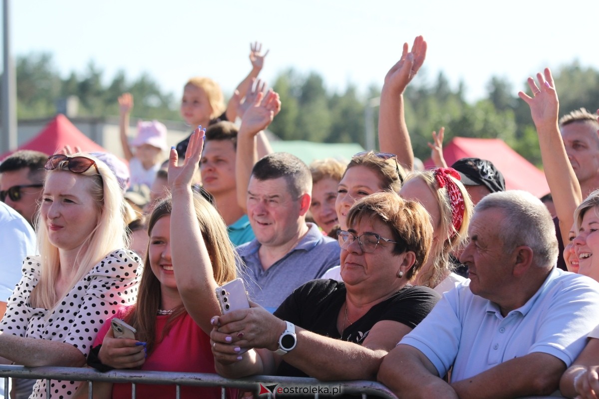 Dożynki parafialne w Piskach - koncert Mig [08.09.2024] - zdjęcie #93 - eOstroleka.pl