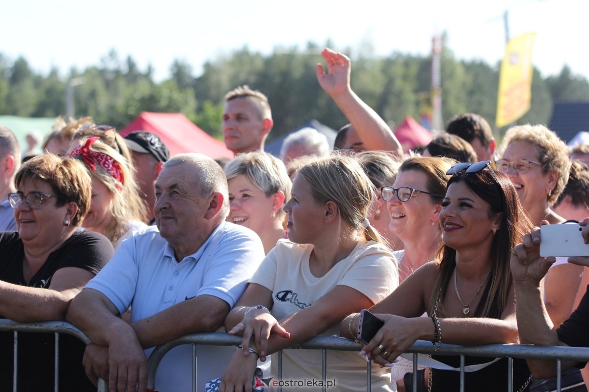 Dożynki parafialne w Piskach - koncert Mig [08.09.2024] - zdjęcie #91 - eOstroleka.pl