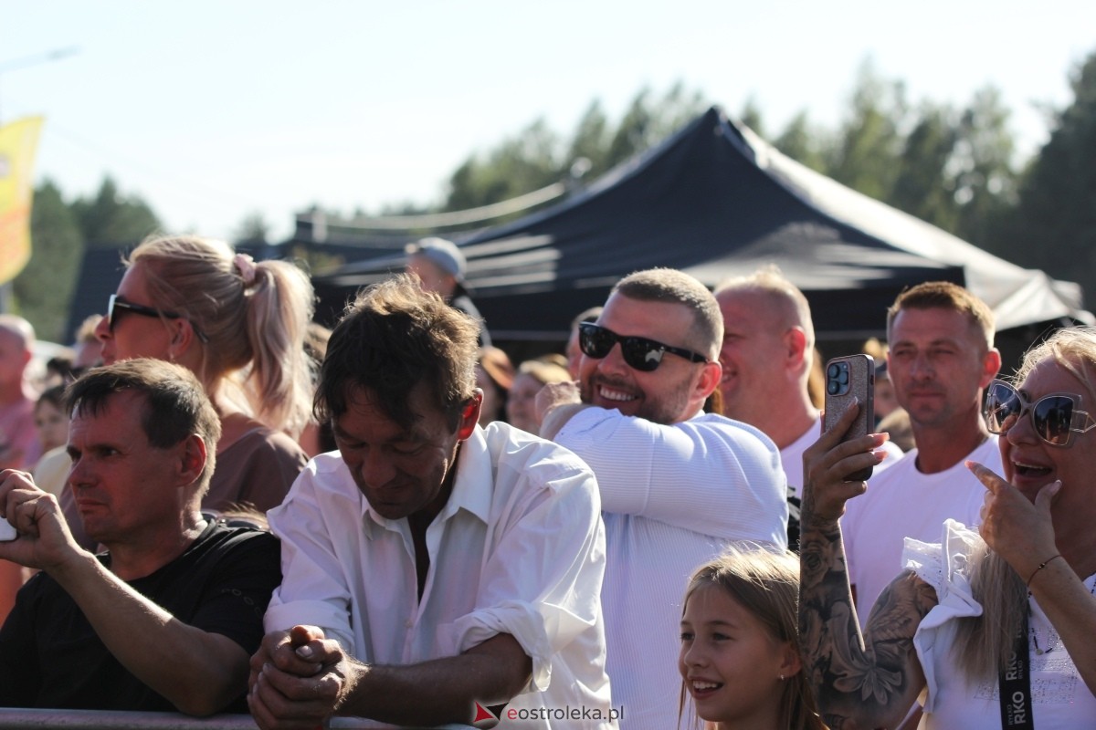 Dożynki parafialne w Piskach - koncert Mig [08.09.2024] - zdjęcie #88 - eOstroleka.pl