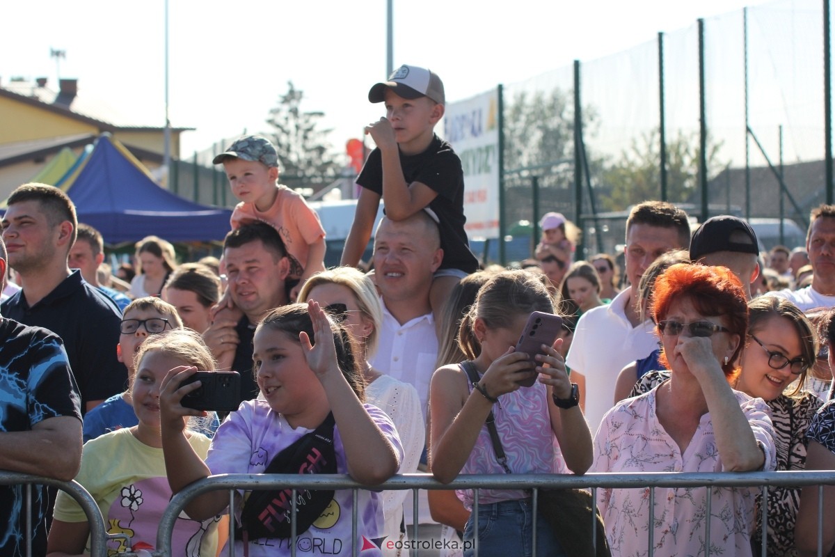 Dożynki parafialne w Piskach - koncert Mig [08.09.2024] - zdjęcie #81 - eOstroleka.pl