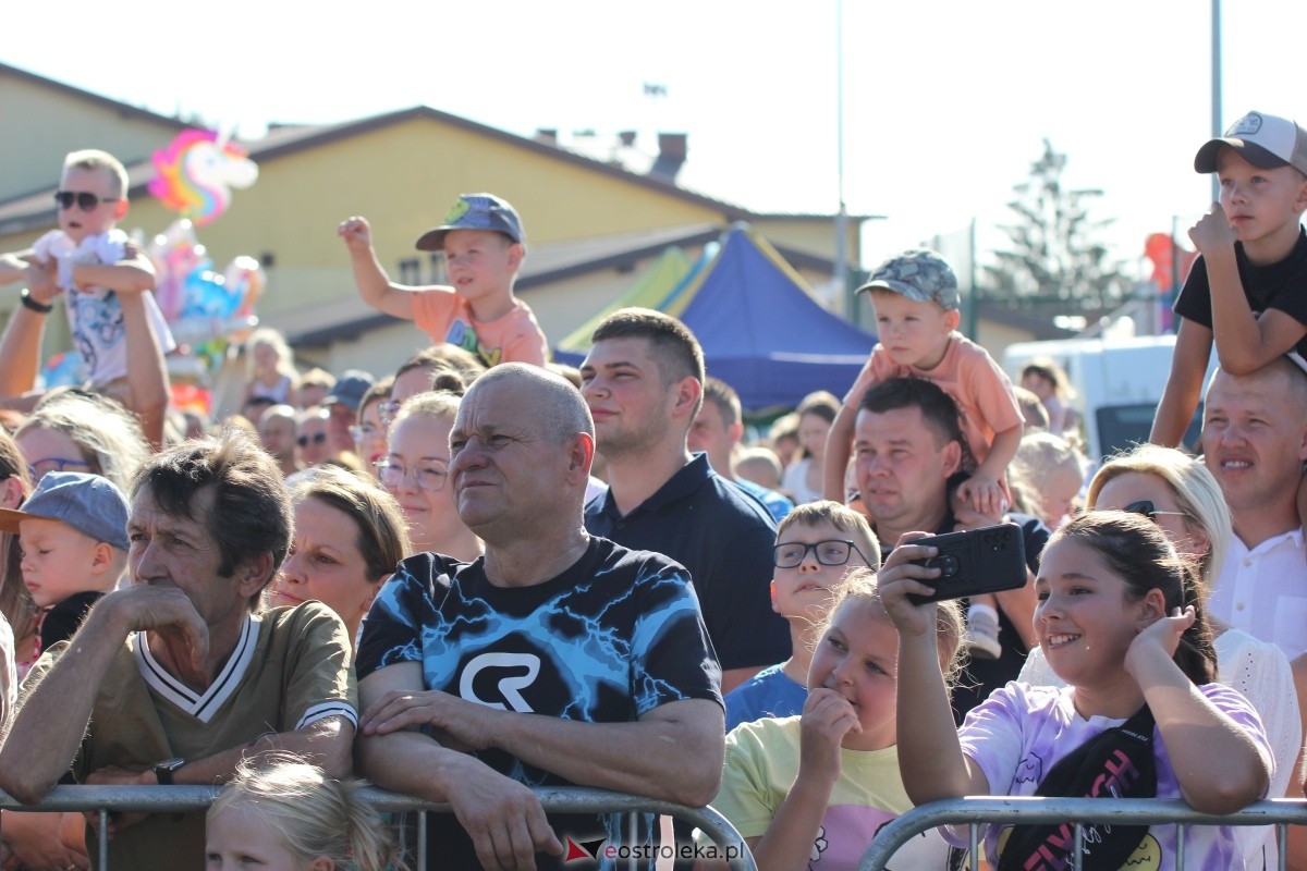 Dożynki parafialne w Piskach - koncert Mig [08.09.2024] - zdjęcie #77 - eOstroleka.pl